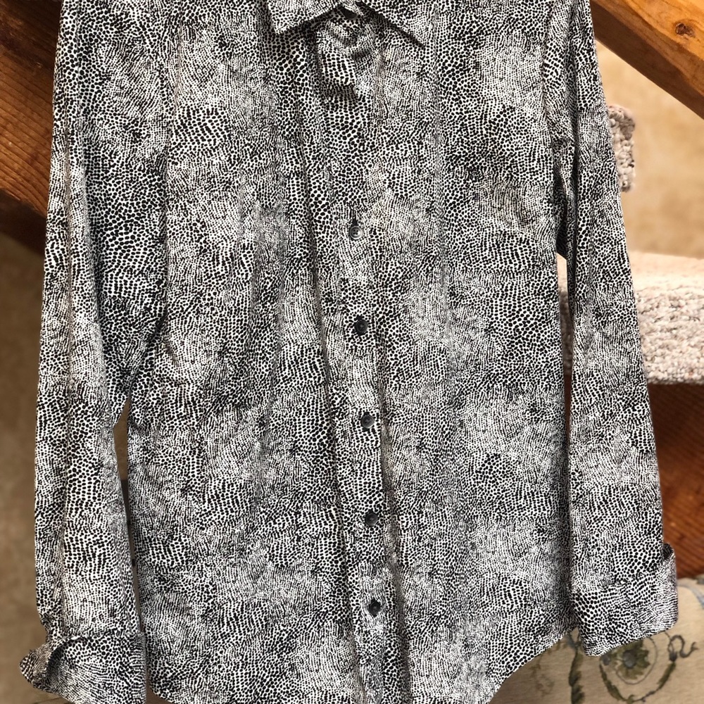 Calvin Klein shirt; great black and white print!